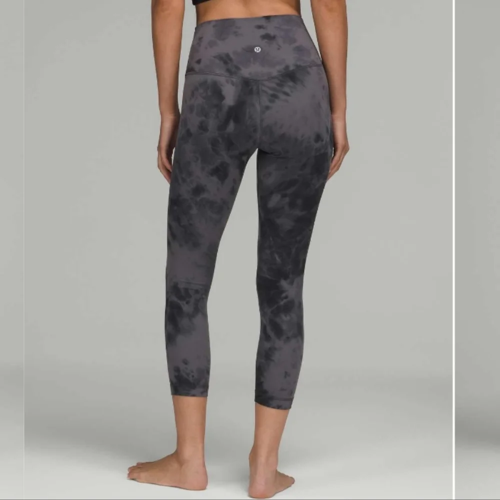 Lululemon Align High Rise Crop - Picture 3 of 10